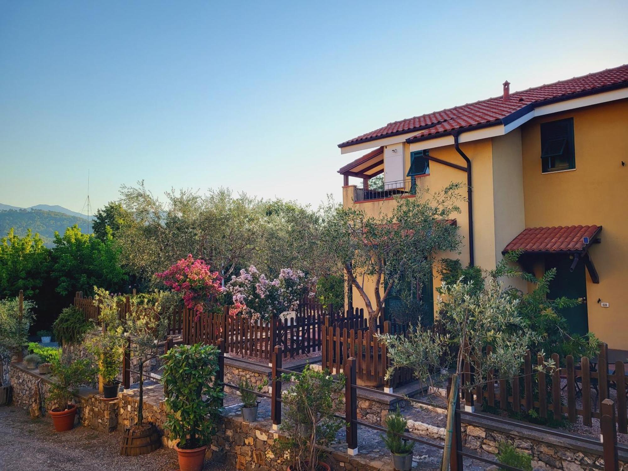 Salvia E Rosmarino - Affittacamere In Liguria Villanova d'Albenga Exterior foto